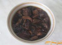 Sup kacang polong dengan jamur porcini kering Sup jamur kacang polong